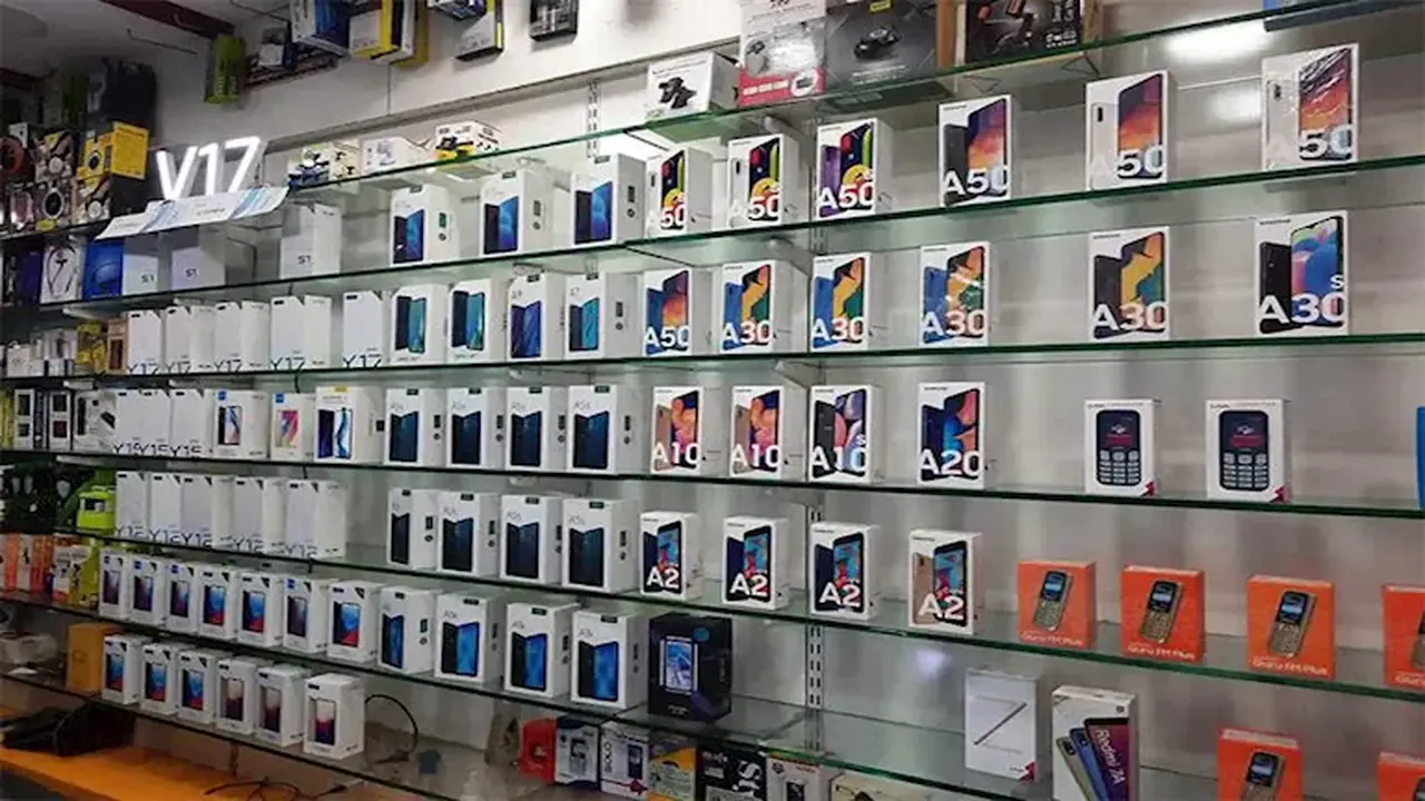 تحذير شعبة المحمول.. إلغاء إعفاء هواتف الخارج يرفع الأسعار ويهدد حركة التجارة المحلية